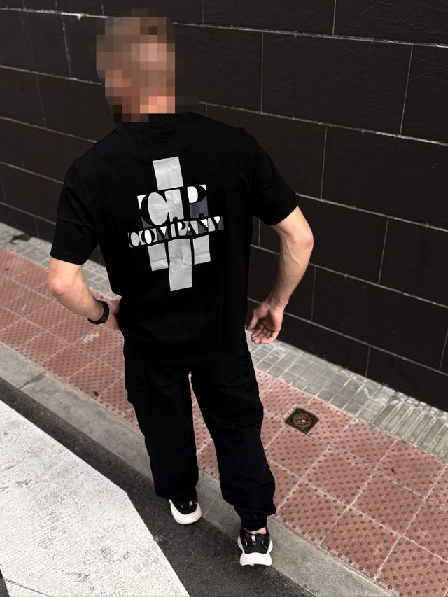 “UNICO” Camiseta de C.P. Company Negra no es Stone