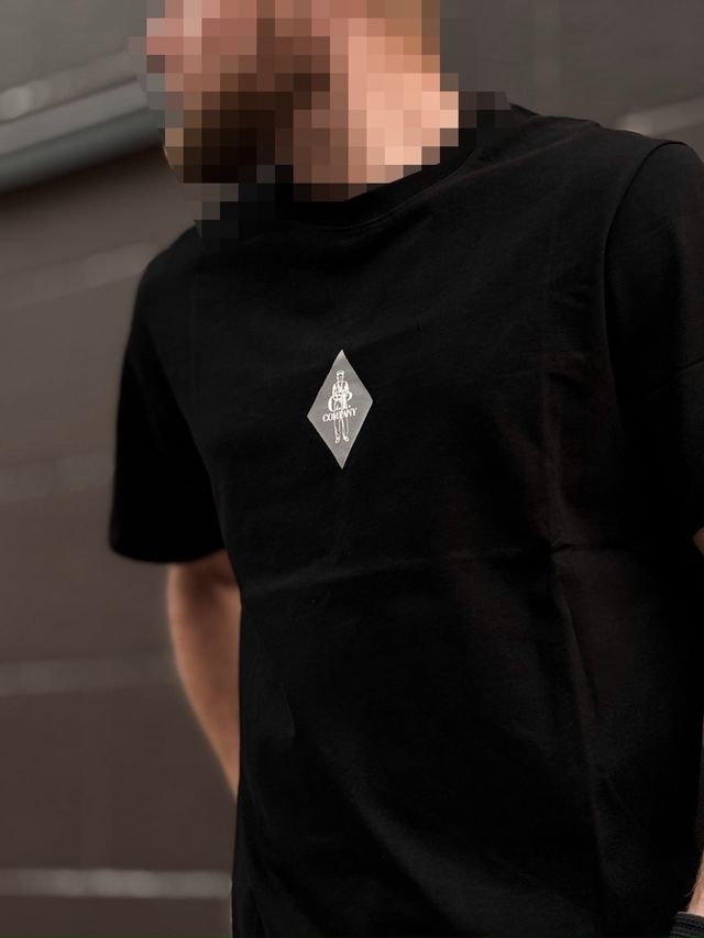 “UNICO” Camiseta de C.P. Company Negra no es Stone
