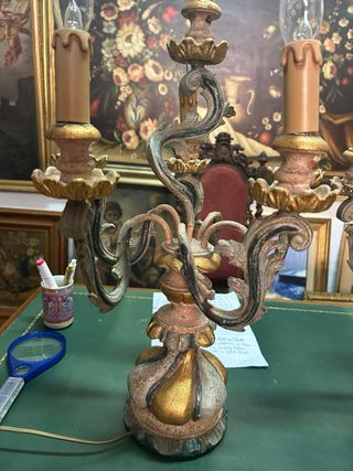 Pareja de lámparas de mesa doradas