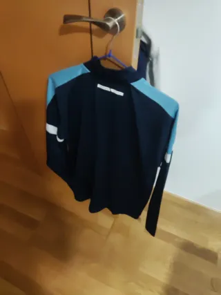 Chándal azul y blanco