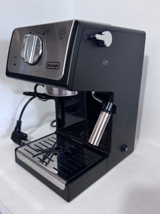 Cafetera DeLonghi + Molinillo + Jarra