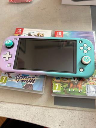Nintendo Switch Lite + 2 Giochi
