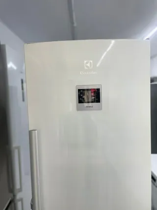 Nevera Electrolux Combi Blanca