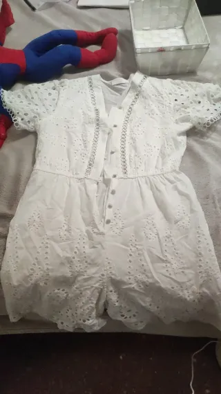 Mono blanco bordado