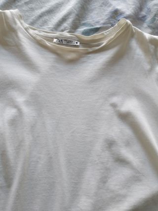 Camiseta Zara blanca manga crochet