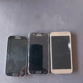 3 Samsung Telefoni - 2 funzionanti 