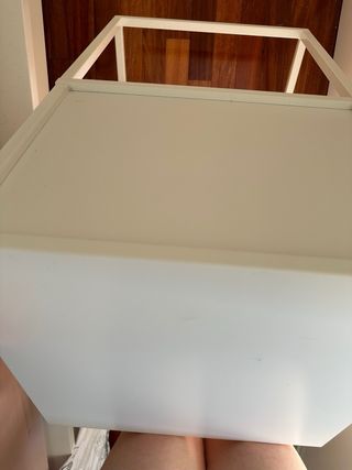 Mesita de noche blanca Vikhammer Ikea 