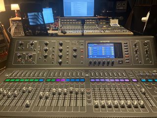 Mesa de mezclas Midas 32 + 2x DL 16