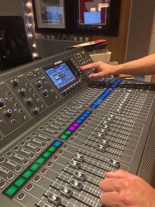 Mesa de mezclas Midas 32 + 2x DL 16