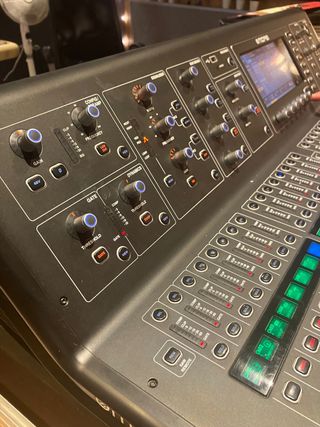 Mesa de mezclas Midas 32 + 2x DL 16