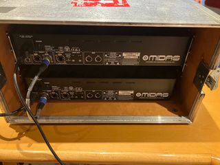 Mesa de mezclas Midas 32 + 2x DL 16