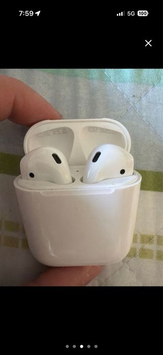 Airpods 2ª Gen Apple (Auriculares y Caja)
