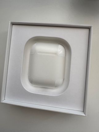 Airpods 2ª Gen Apple (Auriculares y Caja)