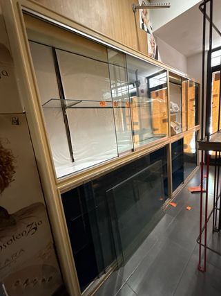 Vitrina expositora madera y cristal 344x200x33 cm