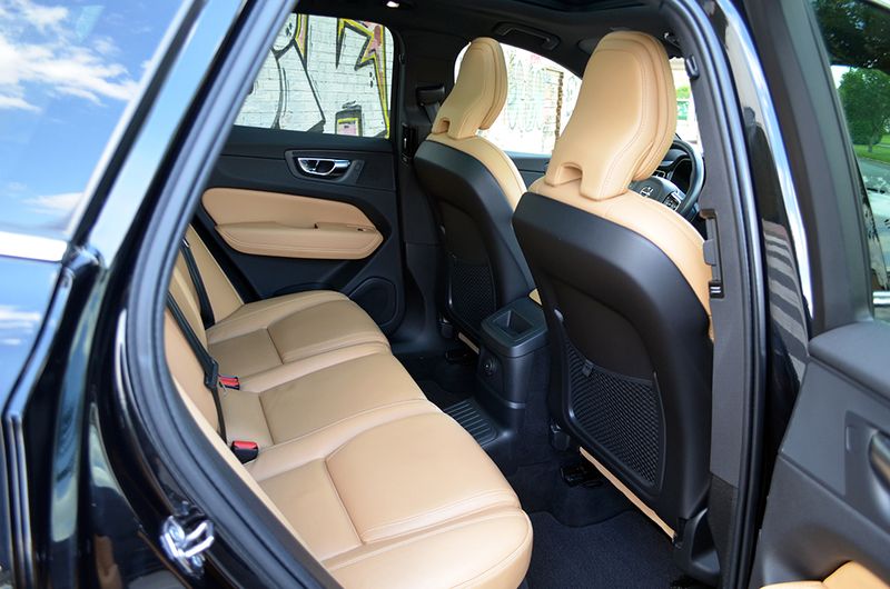 Volvo XC60 2021, foto 11