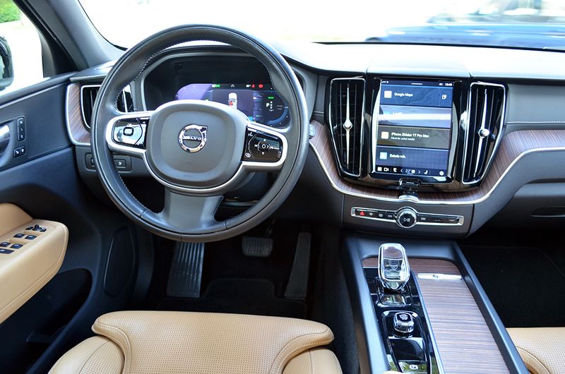 Volvo XC60 2021, foto 13
