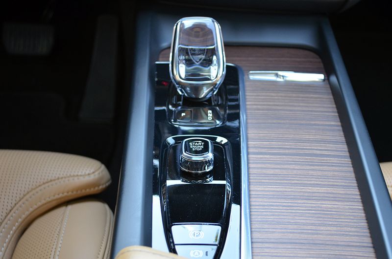 Volvo XC60 2021, foto 14