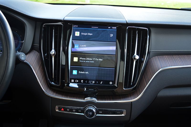 Volvo XC60 2021, foto 15