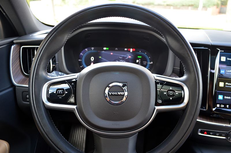 Volvo XC60 2021, foto 18