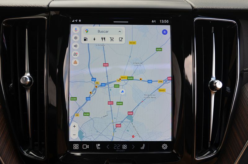 Volvo XC60 2021, foto 27