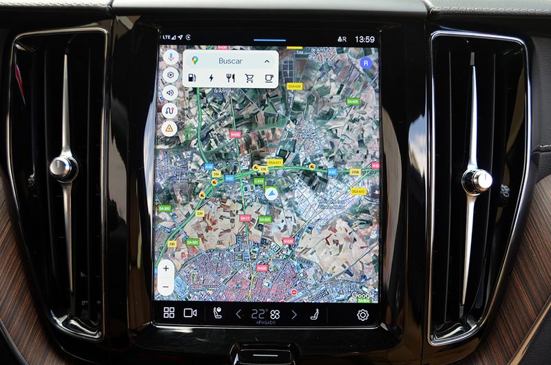 Volvo XC60 2021, foto 28