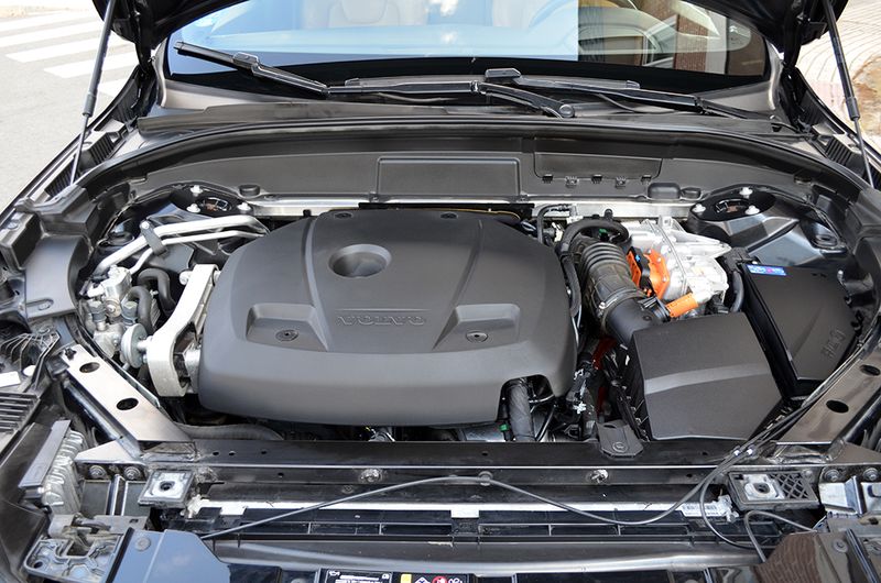 Volvo XC60 2021, foto 45