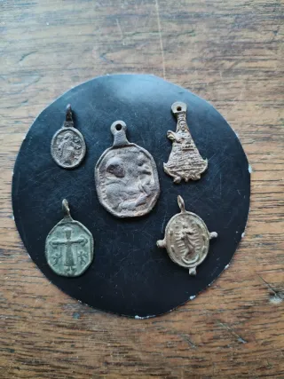 Lote 5 Medallas Religiosas Vírgenes
