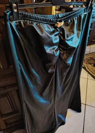 Abito similpelle nero donna, Senza Spalline