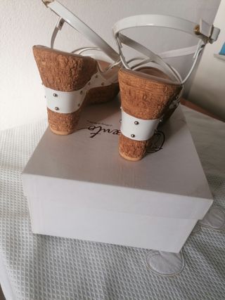 Sandalo con zeppa bianco n. 36