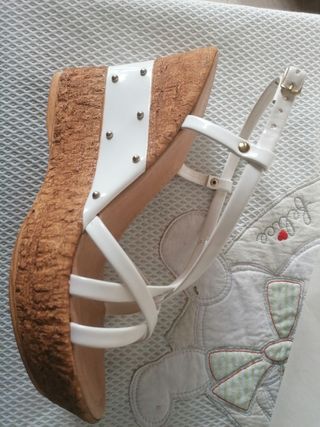 Sandalo con zeppa bianco n. 36