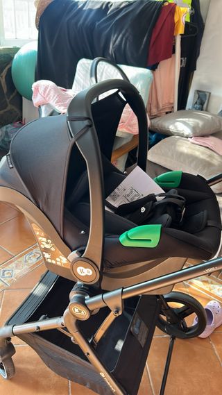 Carro bebé Kinderkraft Yoxi + Maxicosi 