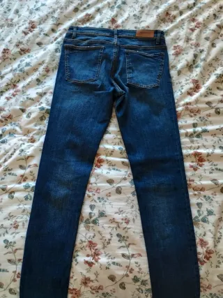 Pantalón vaquero Pull and Bear Talla 40