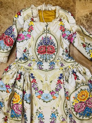 Traje de Fallera Mayor con dos corpiños y zapatos