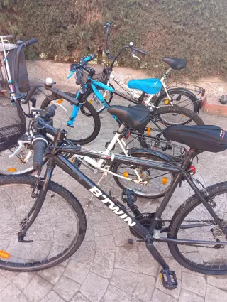Conjunto de 4 bicicletas.venta en mano no envío 