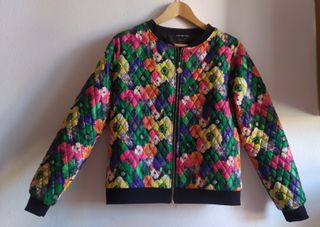 Cazadora acolchada, chaqueta bomber, estampada