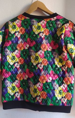 Cazadora acolchada, chaqueta bomber, estampada