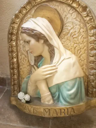 Escultura Virgen Ave Maria