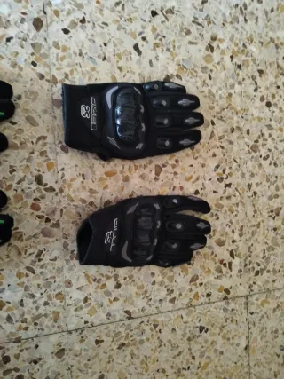 Guantes de moto negros y multicolor
