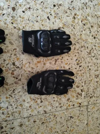 Guantes de moto negros y multicolor