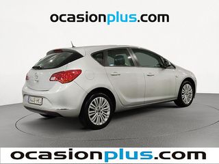 Opel Astra 1.6 Selective 85 kW (115 CV)