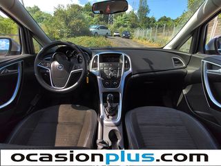 Opel Astra 1.6 Selective 85 kW (115 CV)