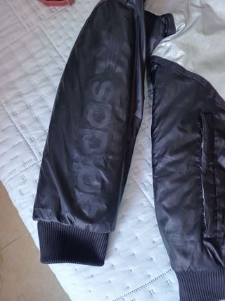 Chaqueta Adidas Plumas Negra y Plateada