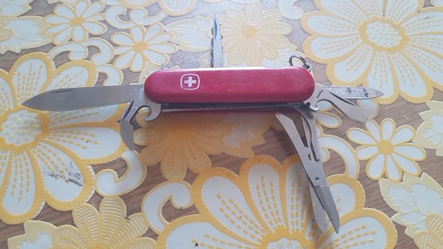 Coltellino Svizzero multiuso rosso