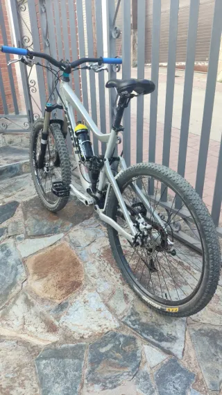 Giant Reign Bicicleta Montaña Doble Suspensión