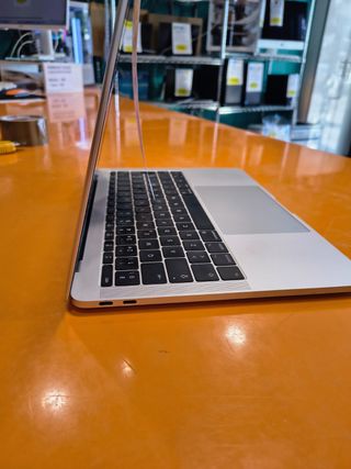 MacBook Pro i7 16GB RAM 2017 128GB