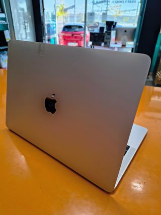 MacBook Pro i7 16GB RAM 2017 128GB
