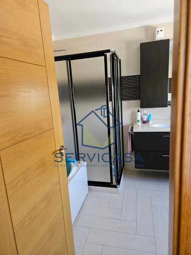 Casa 320m. de vivienda, con piscina y patio 200m.