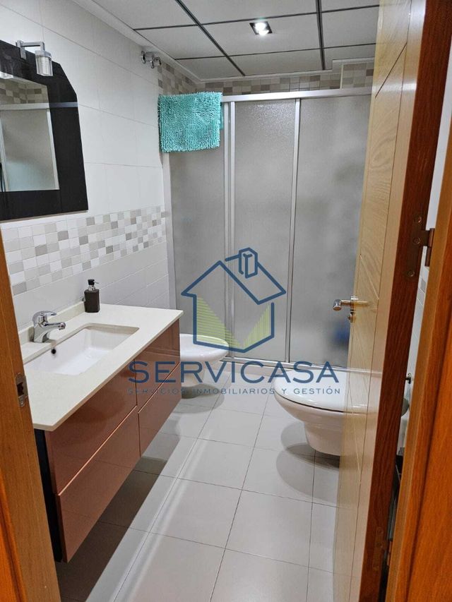 Casa 320m. de vivienda, con piscina y patio 200m.