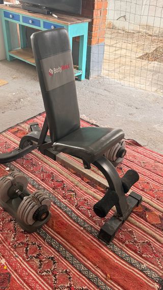 Banco de pesas BodyMax con mancuernas