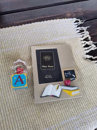 Cornice e soprammobile tema scuola